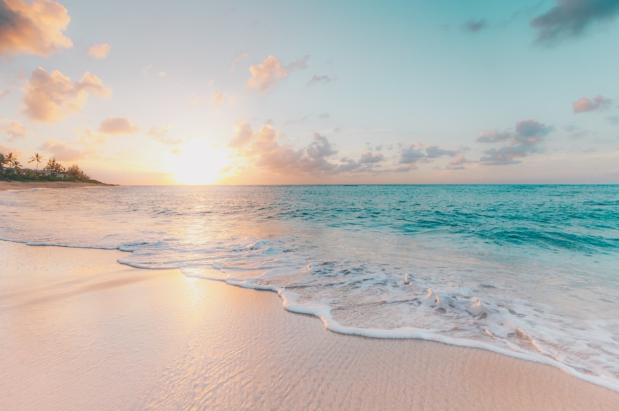 Strand an der Costa del Sol bei Sonnenuntergang